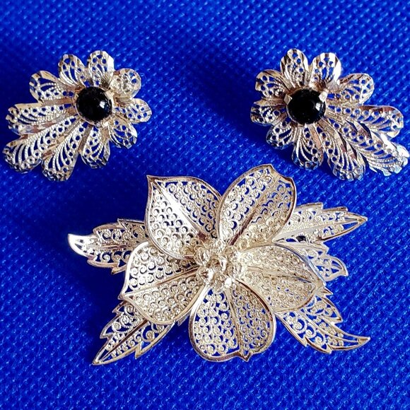 1930-S VINTAGE STERLING FILIGREE FLOWER BROOCH AND MATCHING EAR RINGS. FINE WORK - Picture 1 of 7